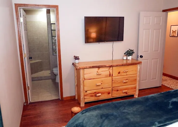 Cozy Pet-Friendly Home Near Hiking Trails And Lake Vermilion