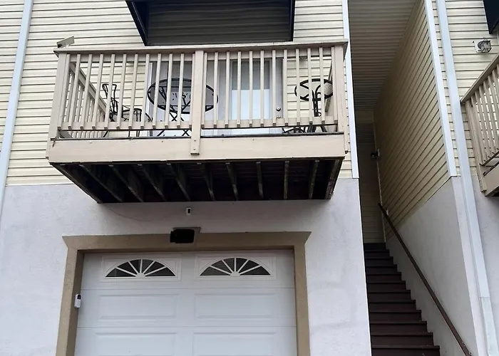 Clemson Football Hideout! 8 Beds! Walk To Campus!