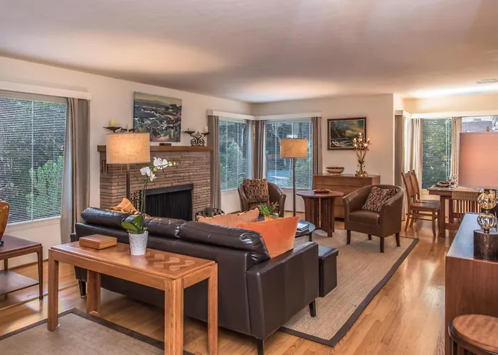 3759 Pacific Grove Retreat