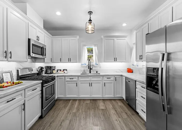 3729 Ocean Park Sanctuary