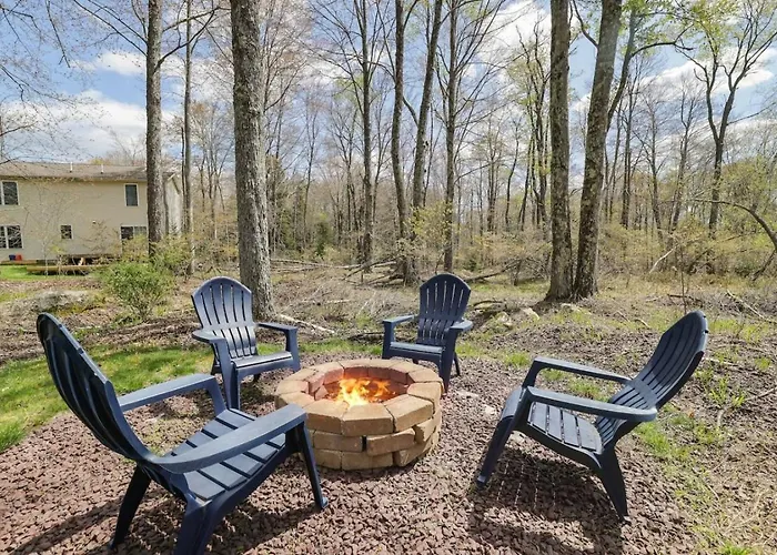 Hot Tub Chalet - Fire Pit - Arrowhead Lake Poconos