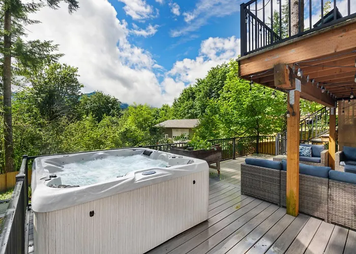 Mountain Ridge Retreat With Hot Tub & Fire Pit