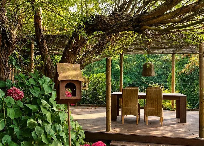 Charming Riverside Cottage