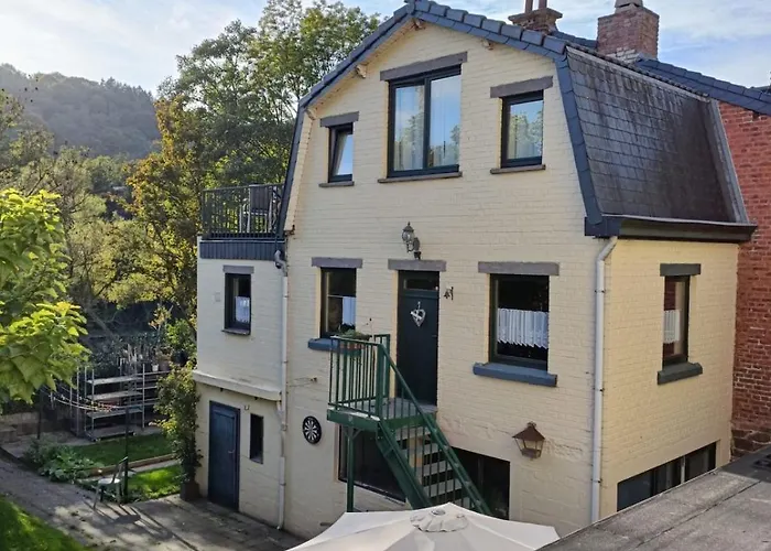 Charming Riverside Cottage