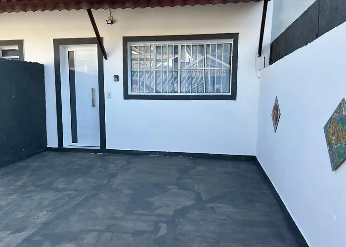 Casa completa para grupo familiar ou trabalhadores comporta tranquilamente seis hóspedes em 2 quartos e 1 Suite