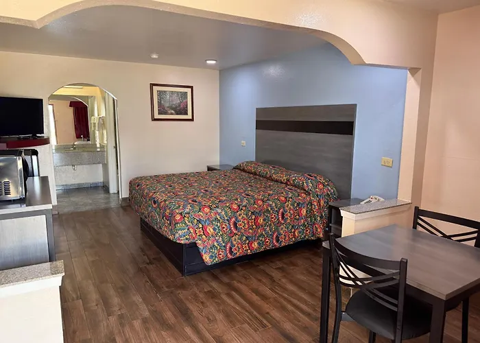 Scottish Inns & Suites - Rosenberg