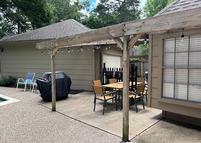 Family-Friendly 4Br Home With Private Pool