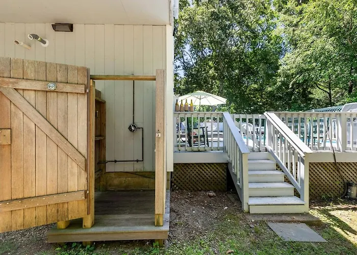 Charming Vineyard Haven Retreat W Heated Pool
