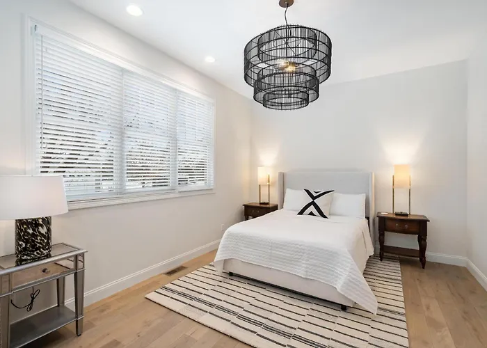 Discover Luxury At Wanderlust 36 In Bay Harbor, Featuring 4 Bedrooms And Great Amenities.