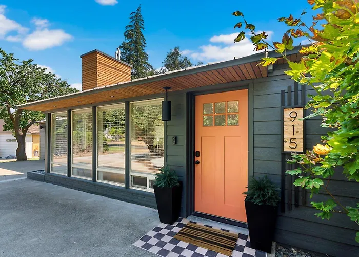 Radio Hill Retreat W/ Hot Tub Near Cwu & Dt