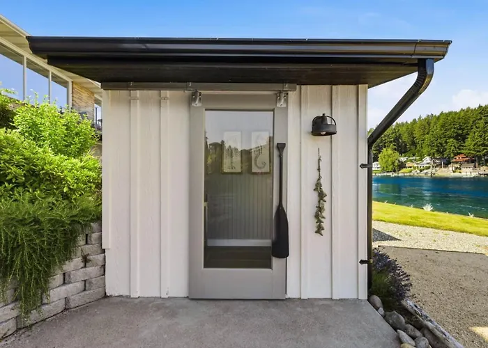 Luxury Waterfront Home Walk To Downtown Gig Harbor