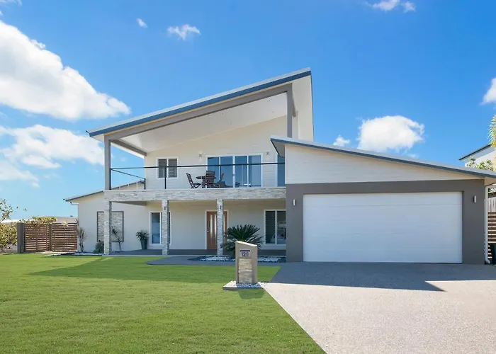 Executive Coastal Living With Ocean Views