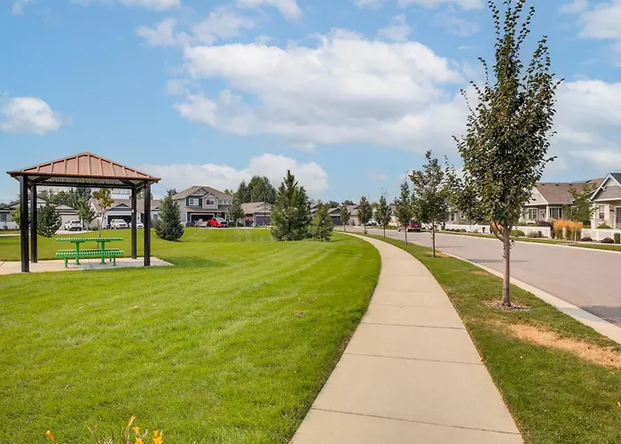 3 Mi To Spokane River! Furnished Patio & Yard