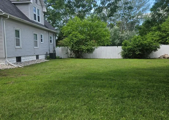 Serene 4 Bedroom House With Ac
