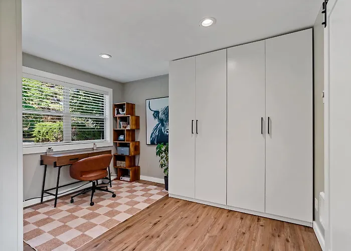 Radio Hill Retreat W/ Hot Tub Near Cwu & Dt