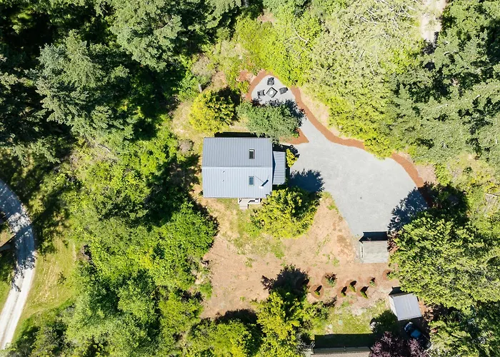 Pet-Friendly, Minutes To Town, Beaches, Kayaking
