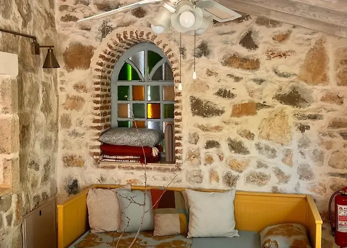 The Magic Of The Stone House, With Heated And Cooled Pool & A Peaceful Escape