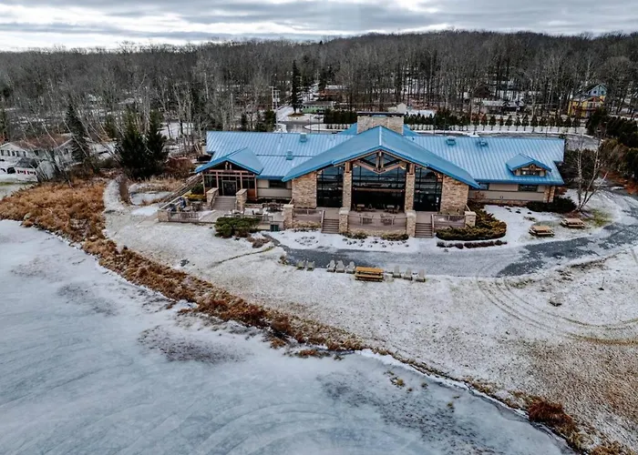 Hot Tub Chalet - Fire Pit - Arrowhead Lake Poconos