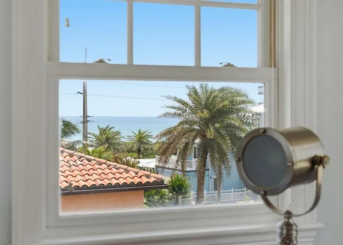 4Br Ocean View Home. Steps Away From Juno Beach!
