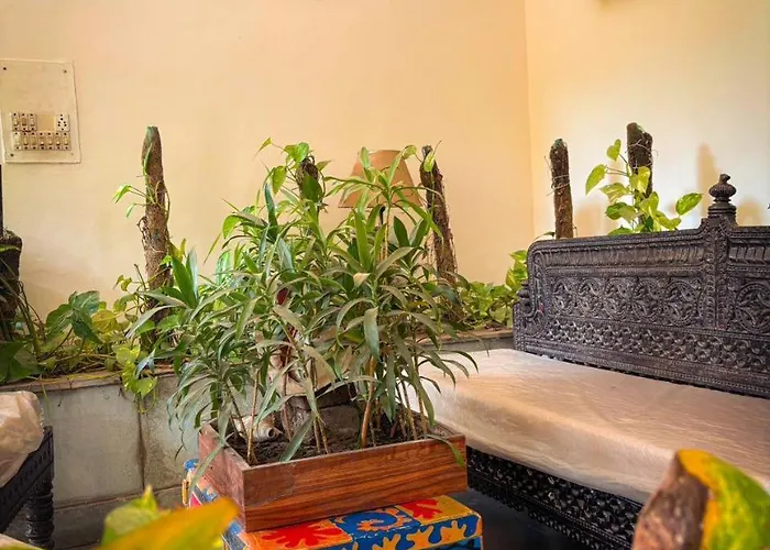 Art House By 8Mh - Peaceful Escape In Sainik Farms