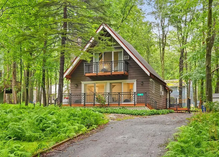 A-Frame Retreat - Hot Tub Fire Pit & Fireplace