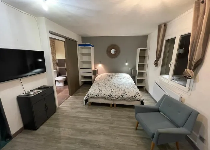 Studio Avec Acces Piscine Partagee