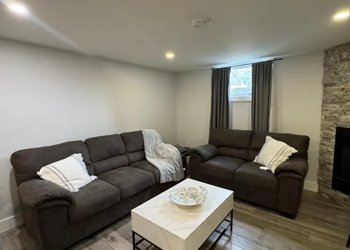 Cozy Two Bedroom Apartment