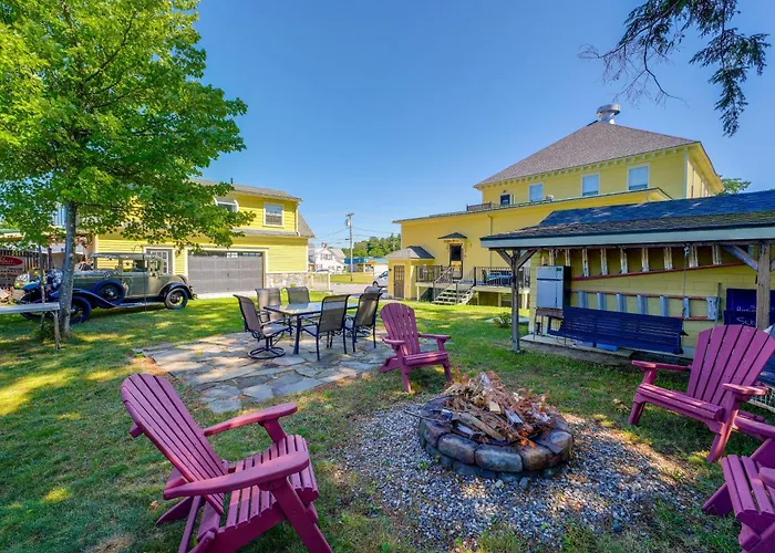 Near Bates & Bowdoin Colleges + Local Nature Park!