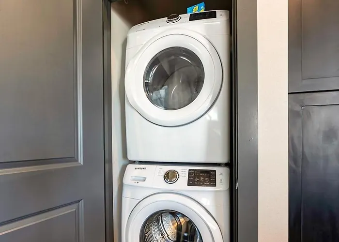 Landing Modern Apartment With Amazing Amenities