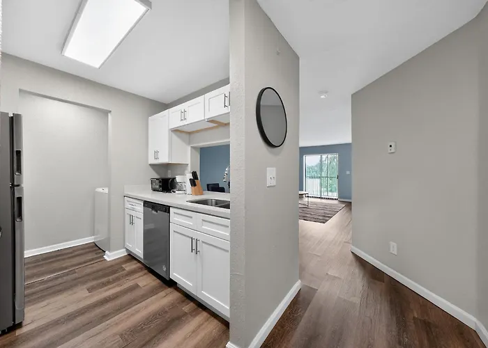 Cozy Contemporary Retreat With Great Amenities