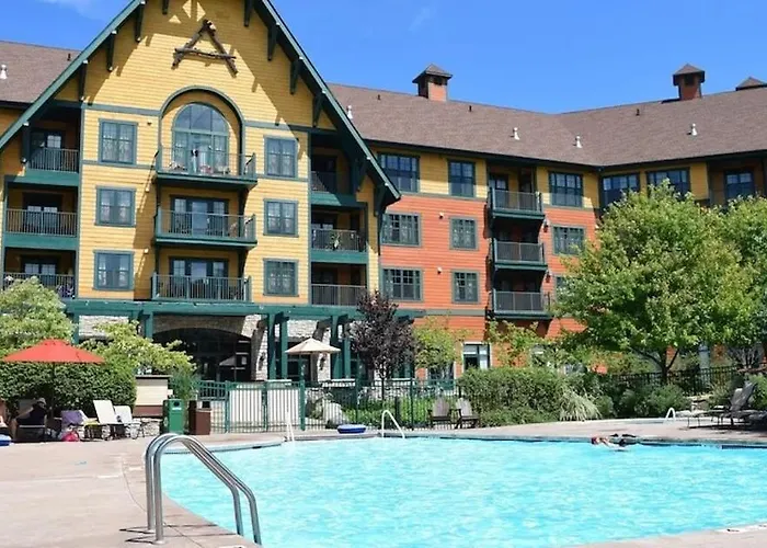 Fall Foliage Getaway Mountain Creek Condo 1 Bedroom Pool & Hot Tub