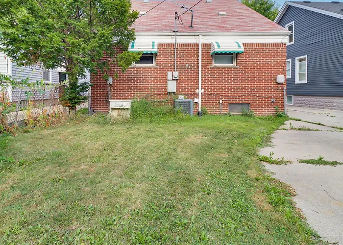 8 Mi To Dtwn Detroit! Apt W/ Shared Yard