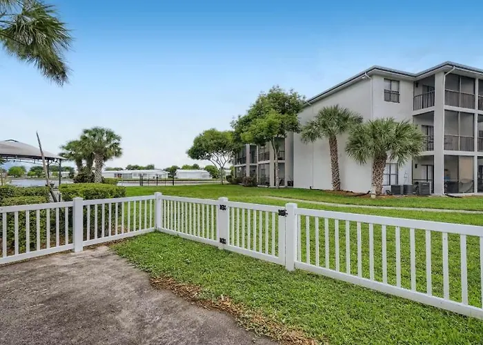 Comfortable Modern Home With Resort Amenities