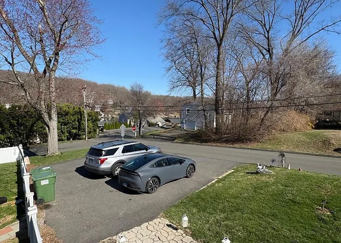 Brand New Lakeview Suite, Hot Tub And 4 Parking Spots