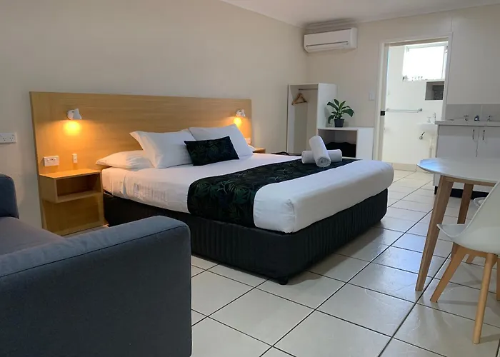 Tin Can Bay Motel