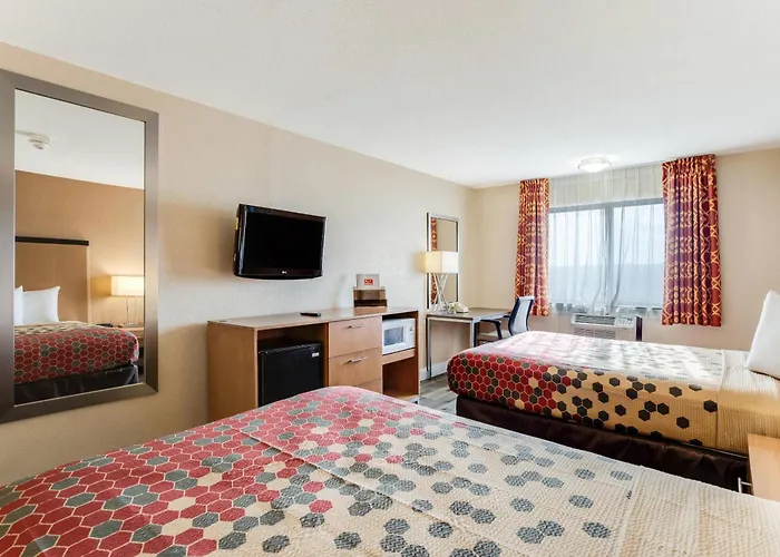 Econo Lodge Madison East