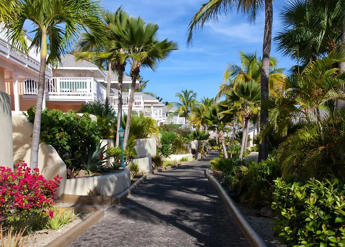 St. James'S Club Resort