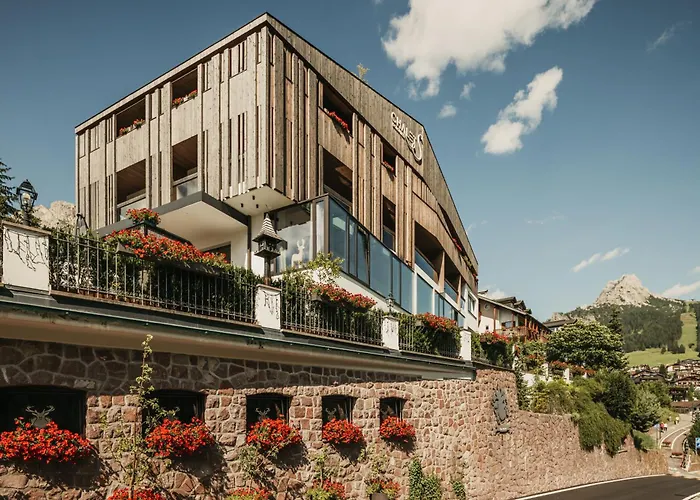 Hotel Chalet S - Dolomites Design - adults recommended Sëlva