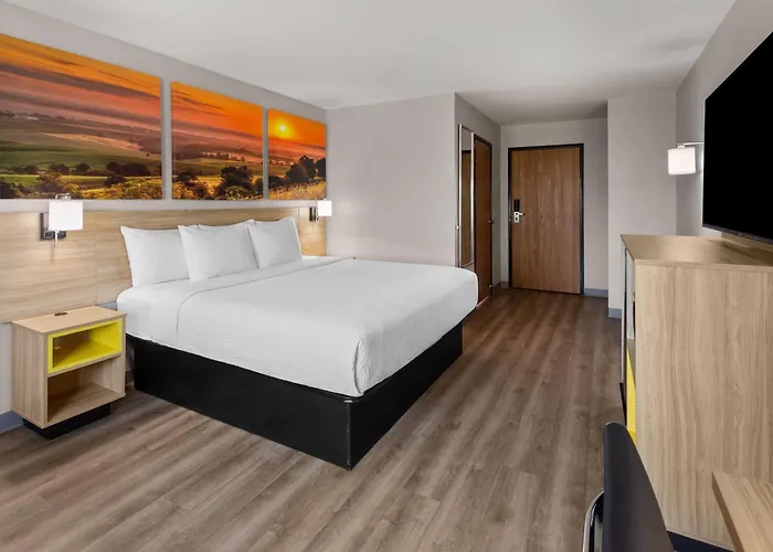 Days Inn By Wyndham Mankato