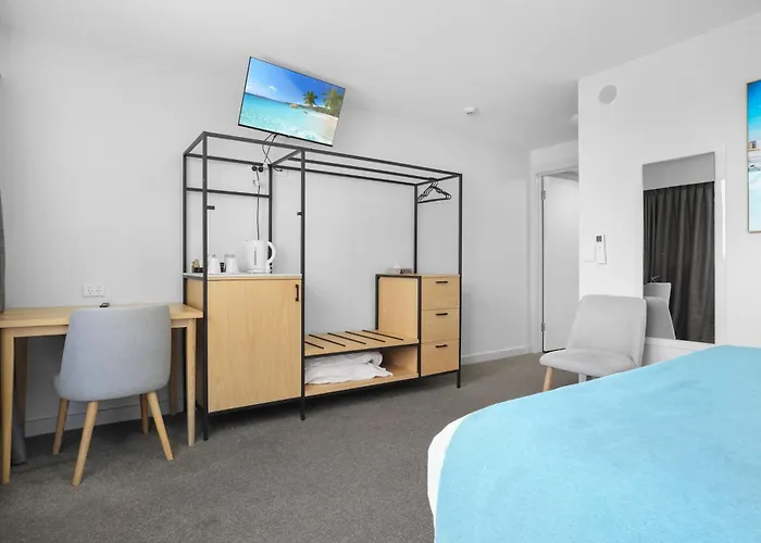 Gladstone Reef Hotel Motel