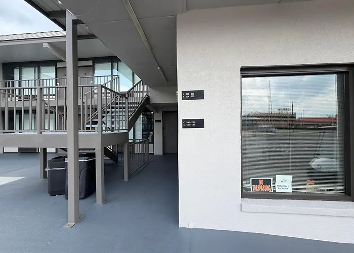 Super 8 By Wyndham Birmingham