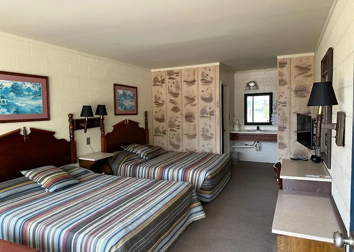 Paris Landing Motel