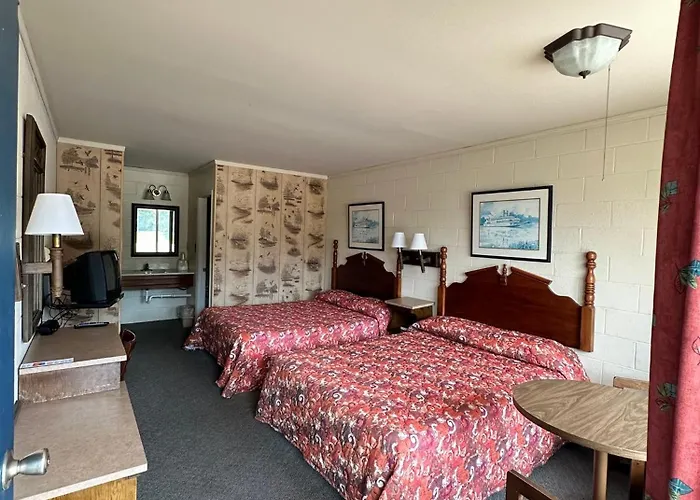 Paris Landing Motel