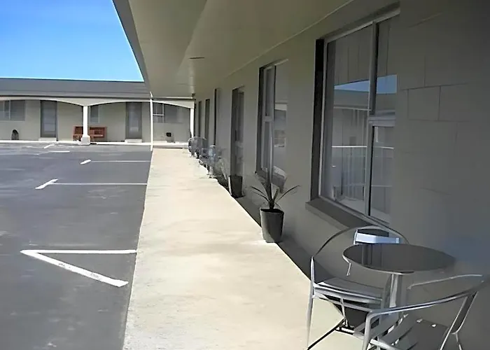 Avenue Motel
