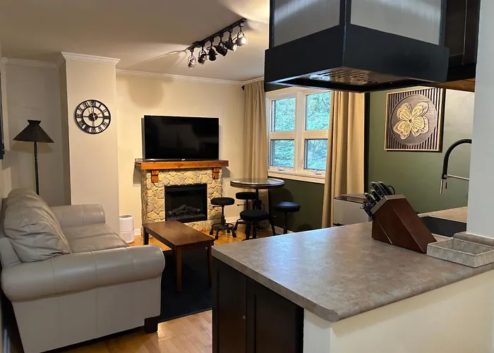 Canadian Rockies Inn - Adults Only