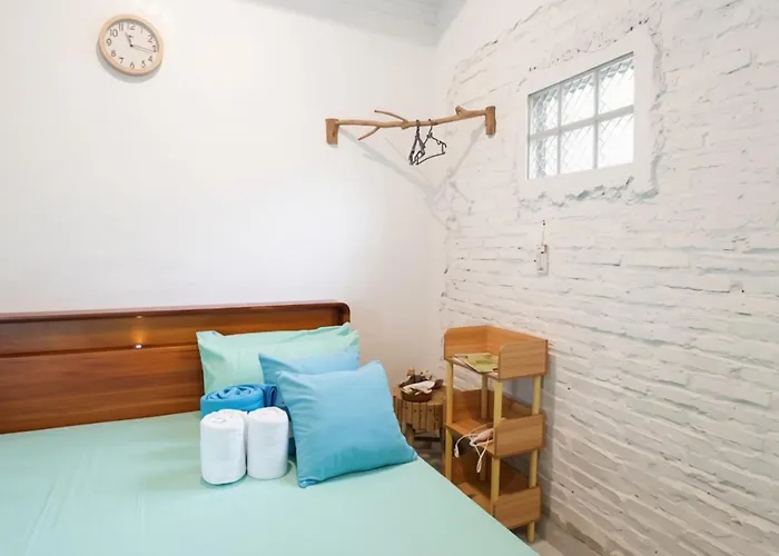 "Nomore" Gallery And Guesthouse