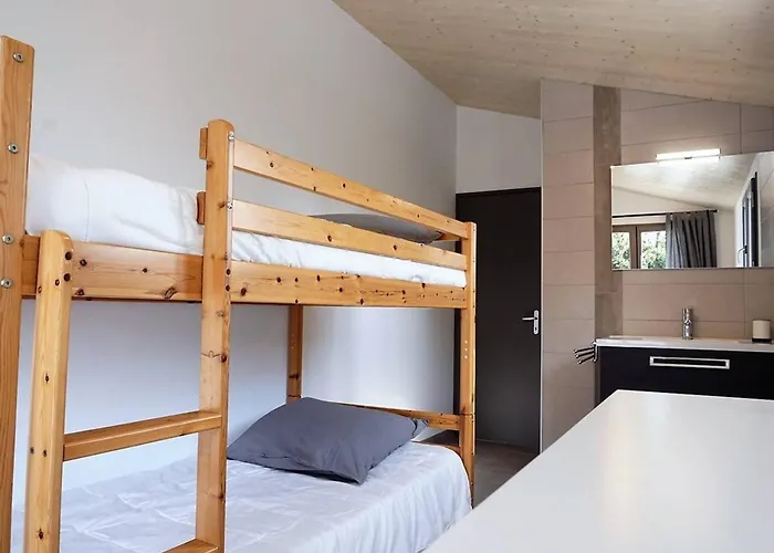 Maison En Bord De Mer A Noirmoutier : 3 Chambres, Jardin Clos, Internet, Parking, Plage A 250M