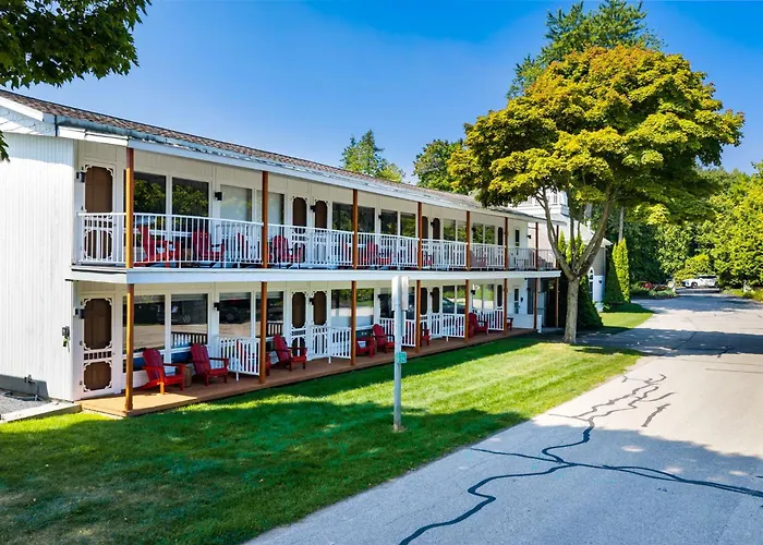 Spruce & Shore Motel