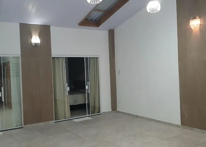 Quarto confortavel com garagem exclusiva