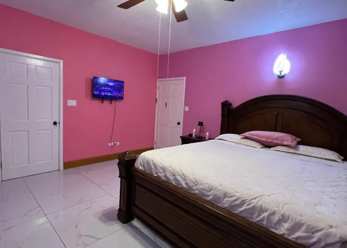 Private Executive Master Suite - Parham, Antigua